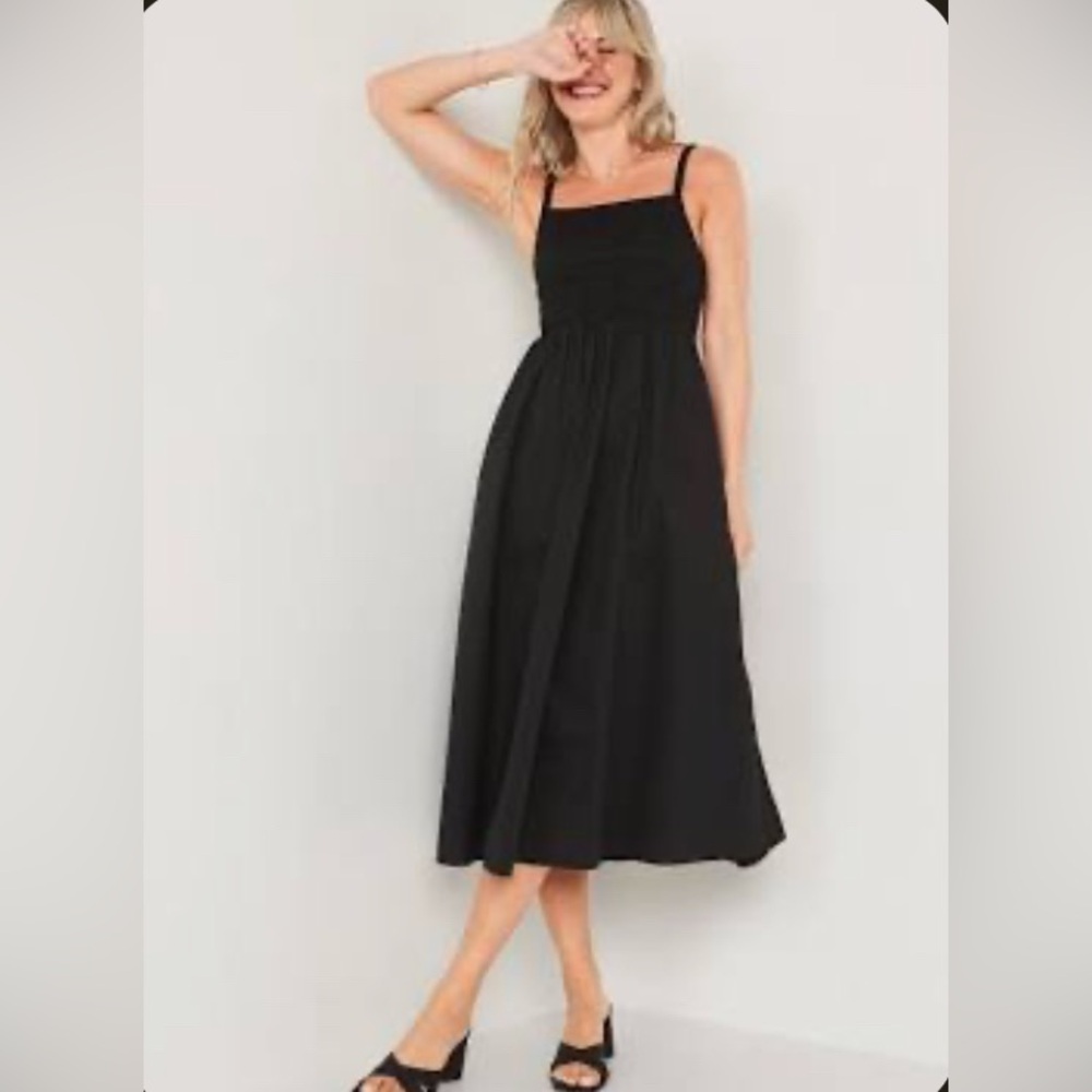 Fit & Flare Sleeveless Cotton-Poplin Smocked-Bodice Midi Dress in Black